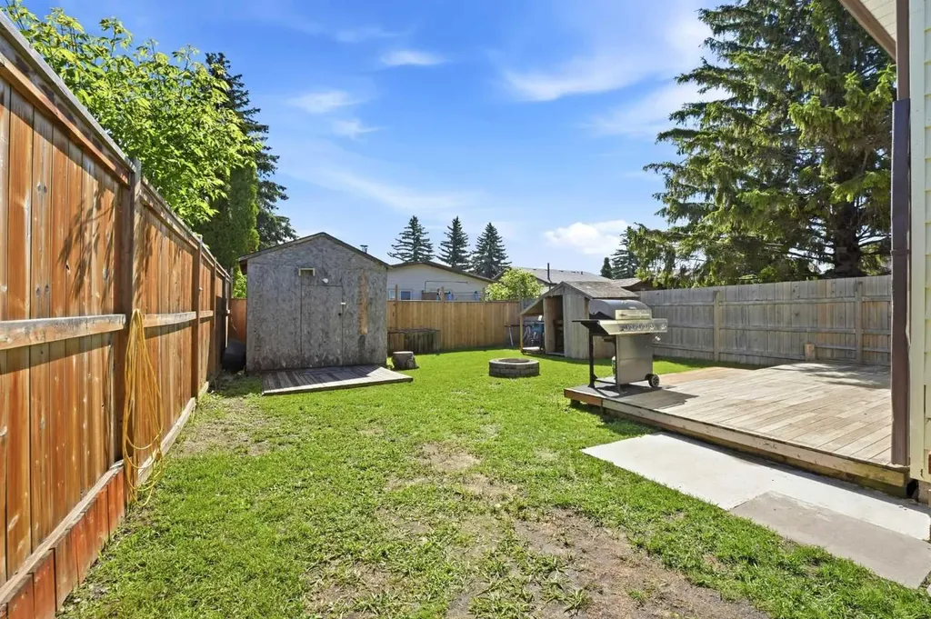 9 Griffiths Avenue Red Deer AB T4P 2K6