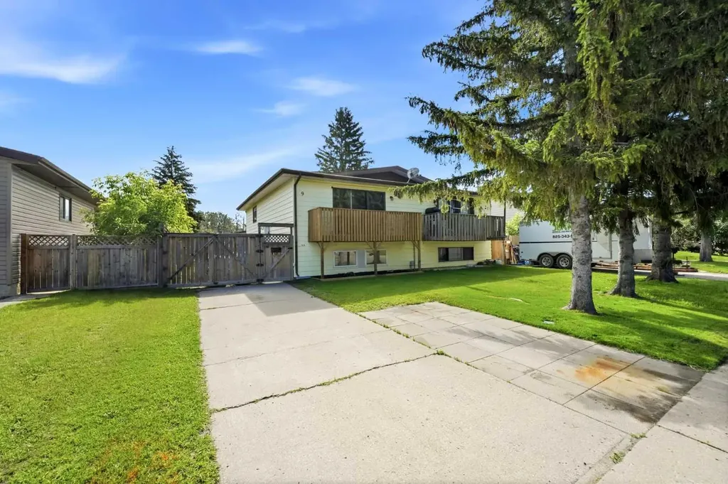 9 Griffiths Avenue Red Deer AB T4P 2K6