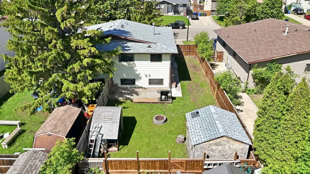 9 Griffiths Avenue Red Deer AB T4P 2K6