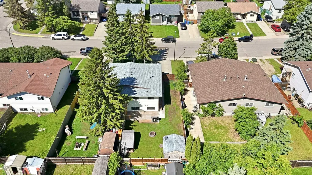 9 Griffiths Avenue Red Deer AB T4P 2K6