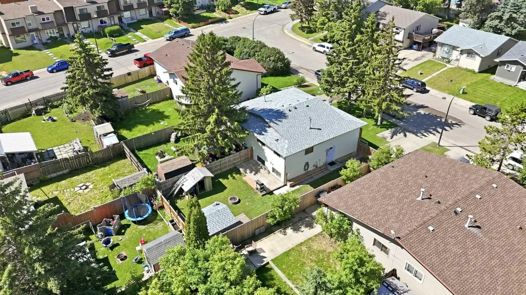 9 Griffiths Avenue Red Deer AB T4P 2K6