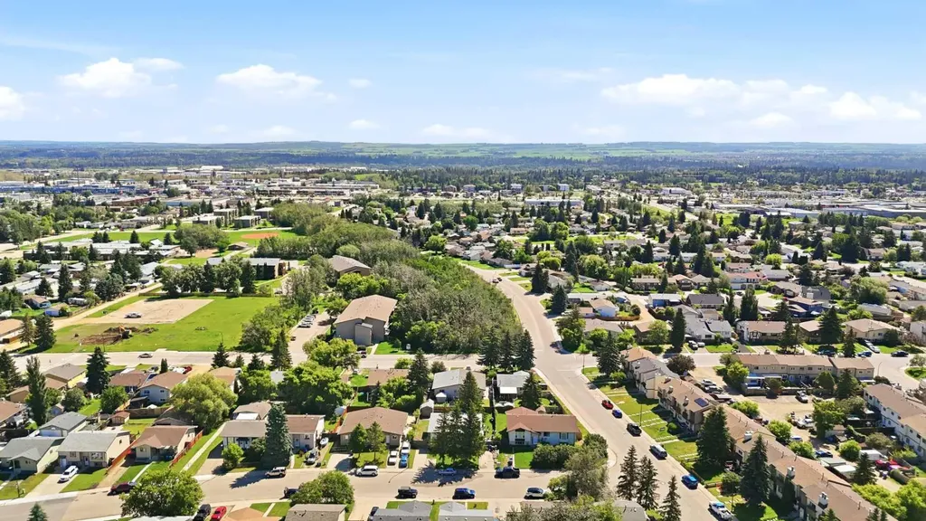 9 Griffiths Avenue Red Deer AB T4P 2K6