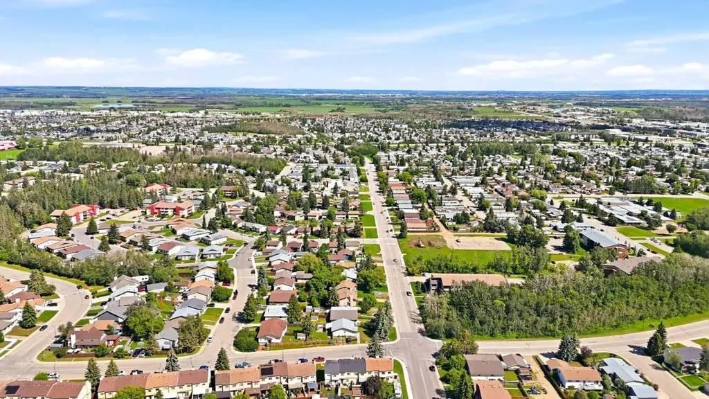 9 Griffiths Avenue Red Deer AB T4P 2K6