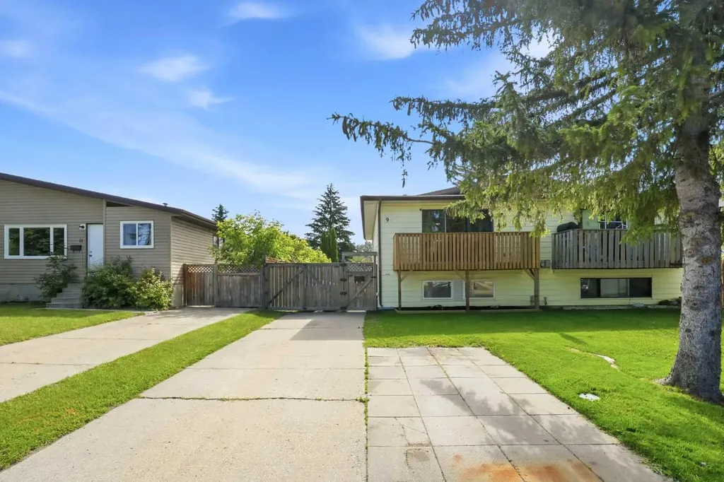 9 Griffiths Avenue Red Deer AB T4P 2K6