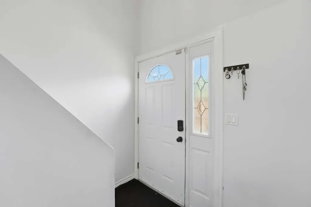 9 Griffiths Avenue Red Deer AB T4P 2K6