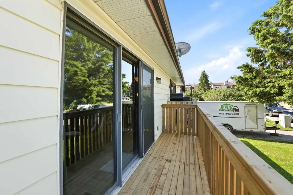 9 Griffiths Avenue Red Deer AB T4P 2K6