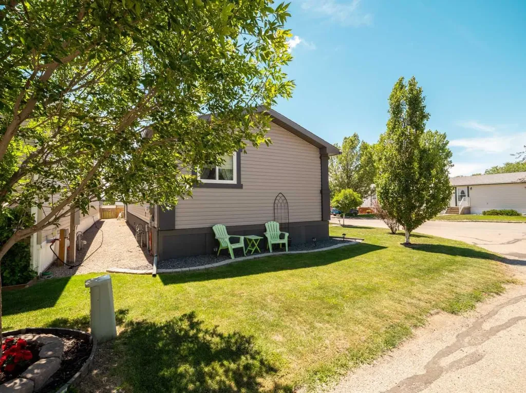 207 Porter Street Coaldale AB T1M 0A7