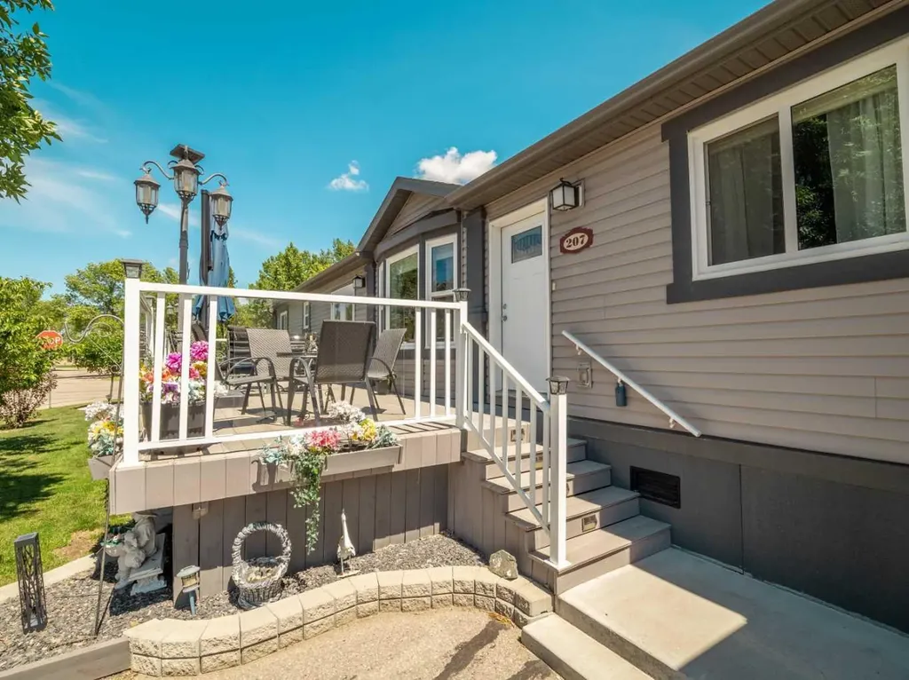 207 Porter Street Coaldale AB T1M 0A7