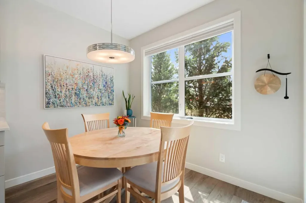 80 Greenbriar Place NW Calgary AB T3B 6J4