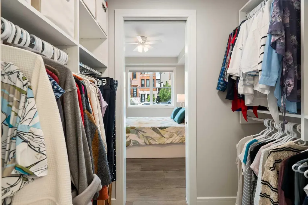 80 Greenbriar Place NW Calgary AB T3B 6J4