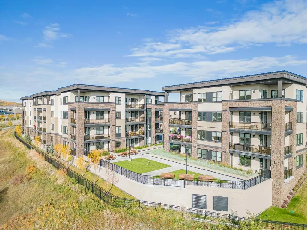 80 Greenbriar Place NW Calgary AB T3B 6J4