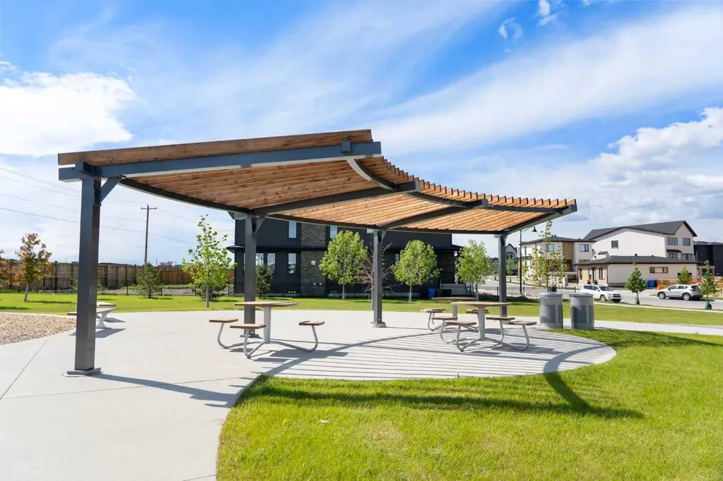 80 Greenbriar Place NW Calgary AB T3B 6J4