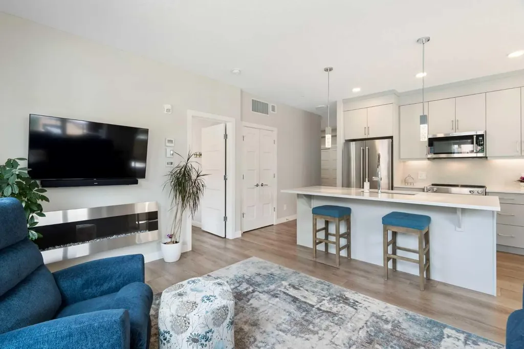 80 Greenbriar Place NW Calgary AB T3B 6J4
