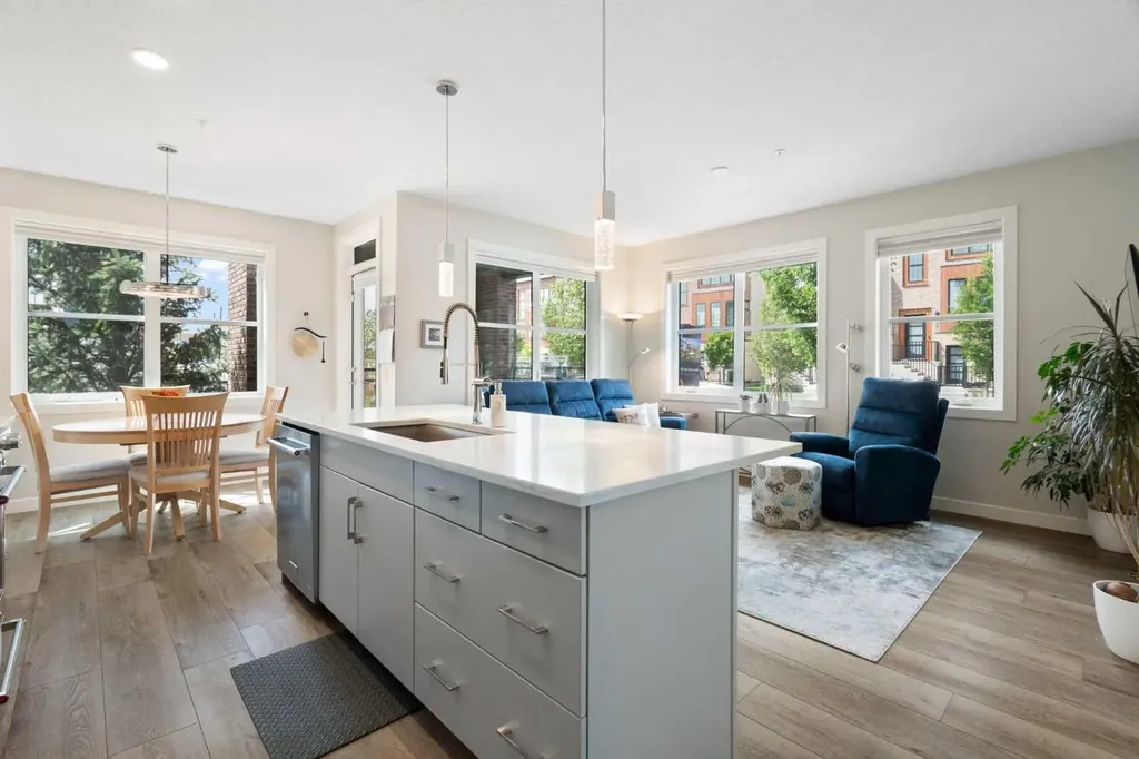 80 Greenbriar Place NW Calgary AB T3B 6J4