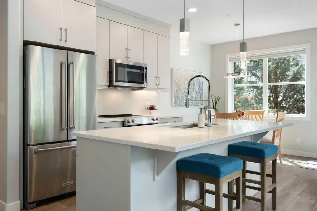 80 Greenbriar Place NW Calgary AB T3B 6J4