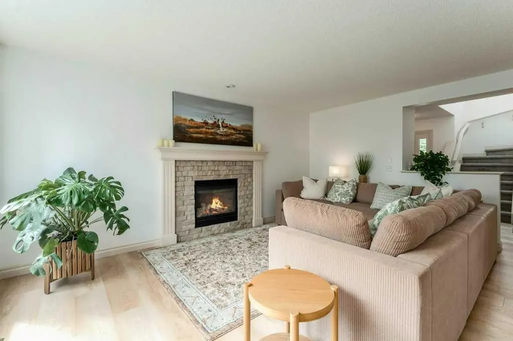 131 Westmount Hill Okotoks AB T1S 0E1