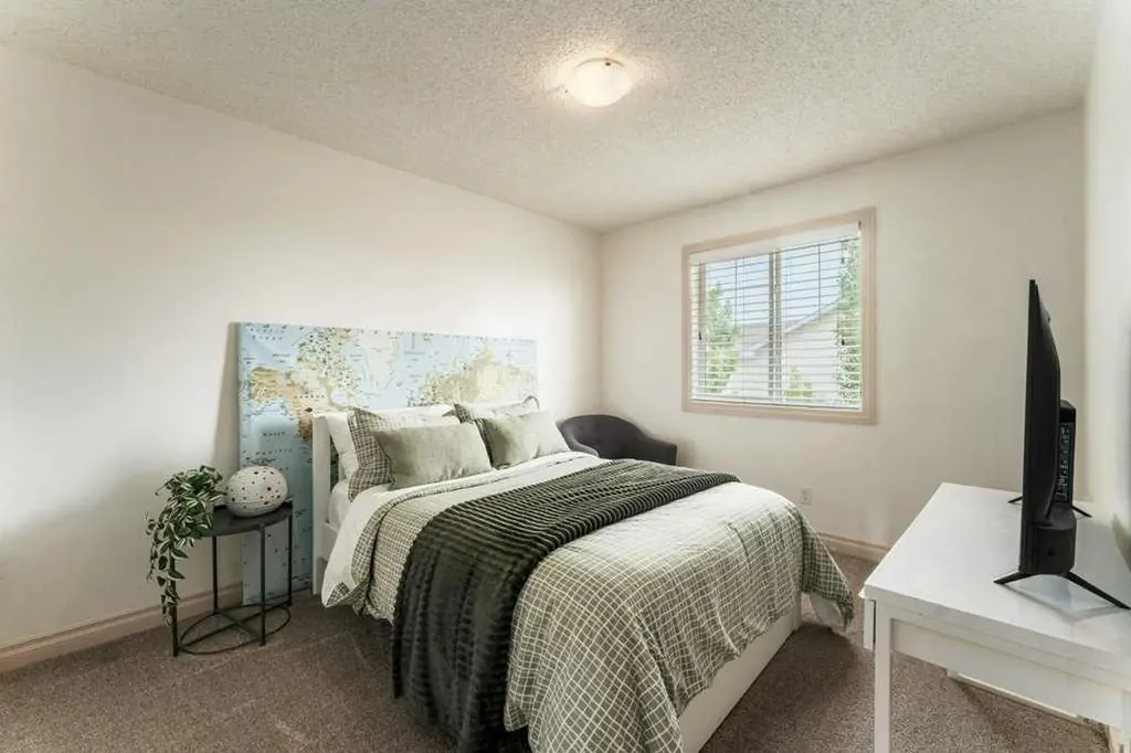 131 Westmount Hill Okotoks AB T1S 0E1