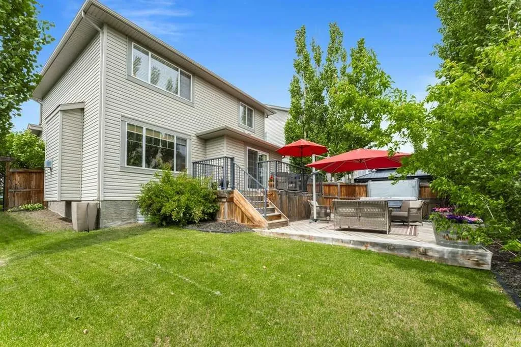 131 Westmount Hill Okotoks AB T1S 0E1
