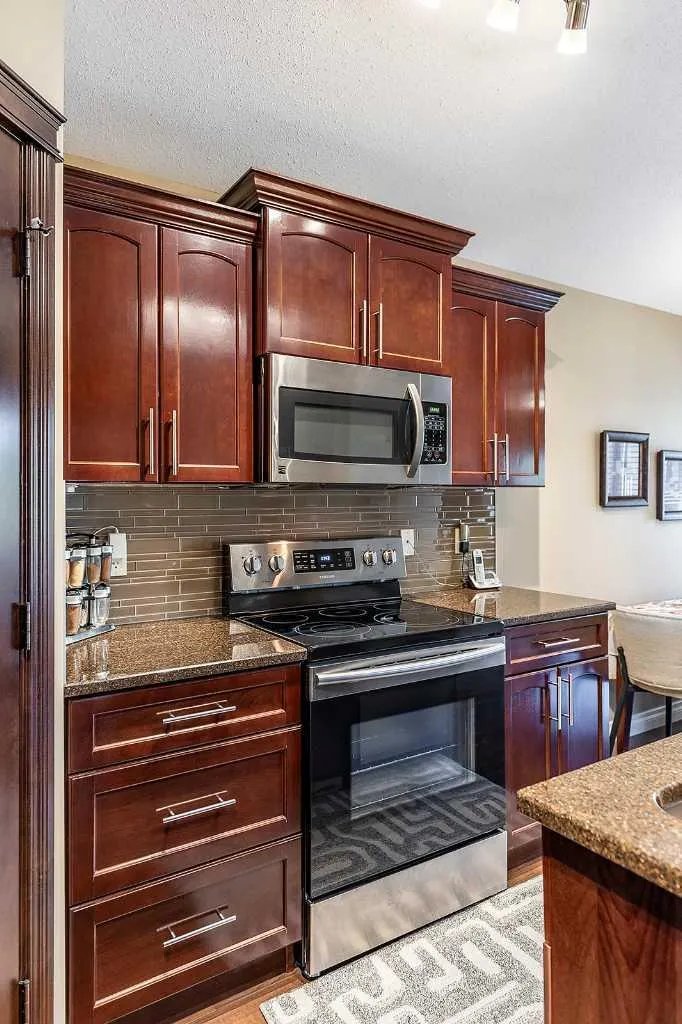 604 Vista Drive SE Medicine Hat AB T1B 0N1