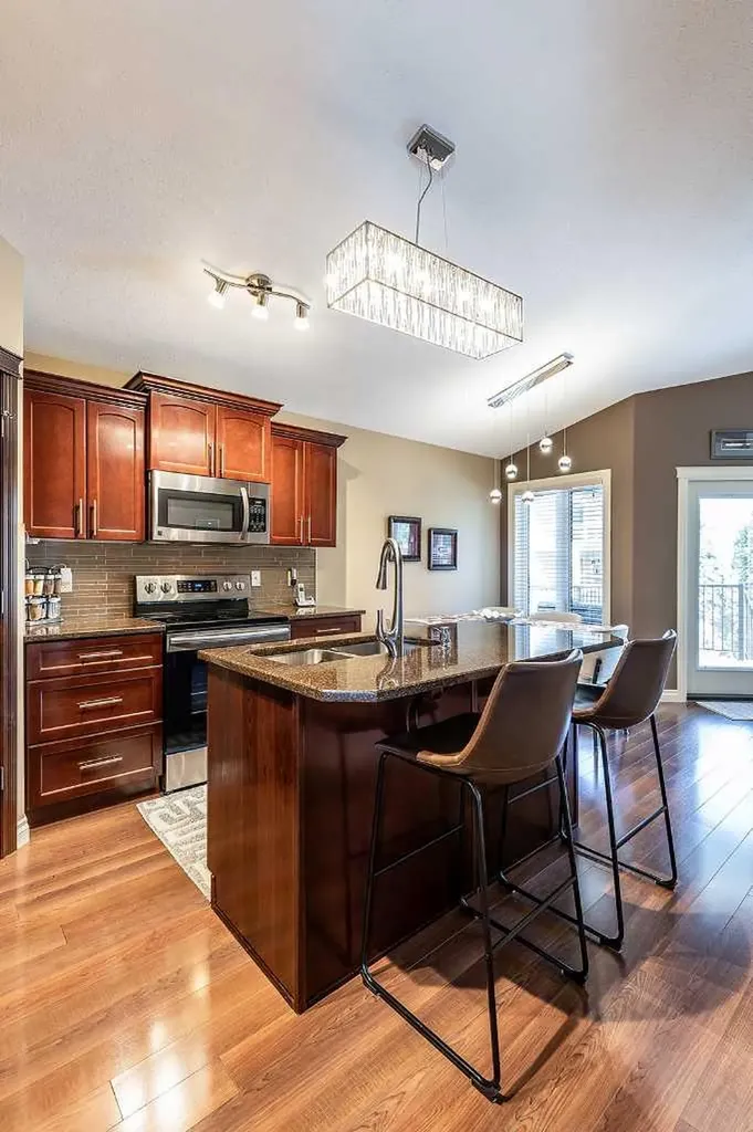 604 Vista Drive SE Medicine Hat AB T1B 0N1