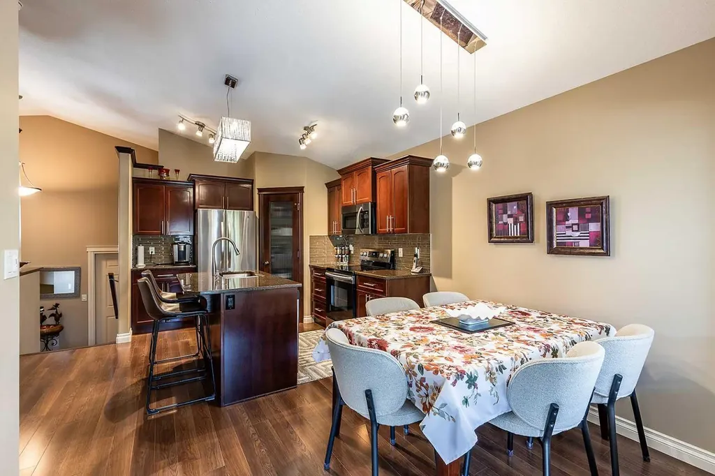604 Vista Drive SE Medicine Hat AB T1B 0N1