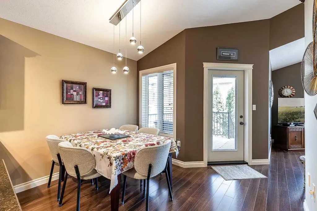 604 Vista Drive SE Medicine Hat AB T1B 0N1