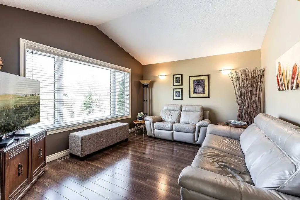 604 Vista Drive SE Medicine Hat AB T1B 0N1