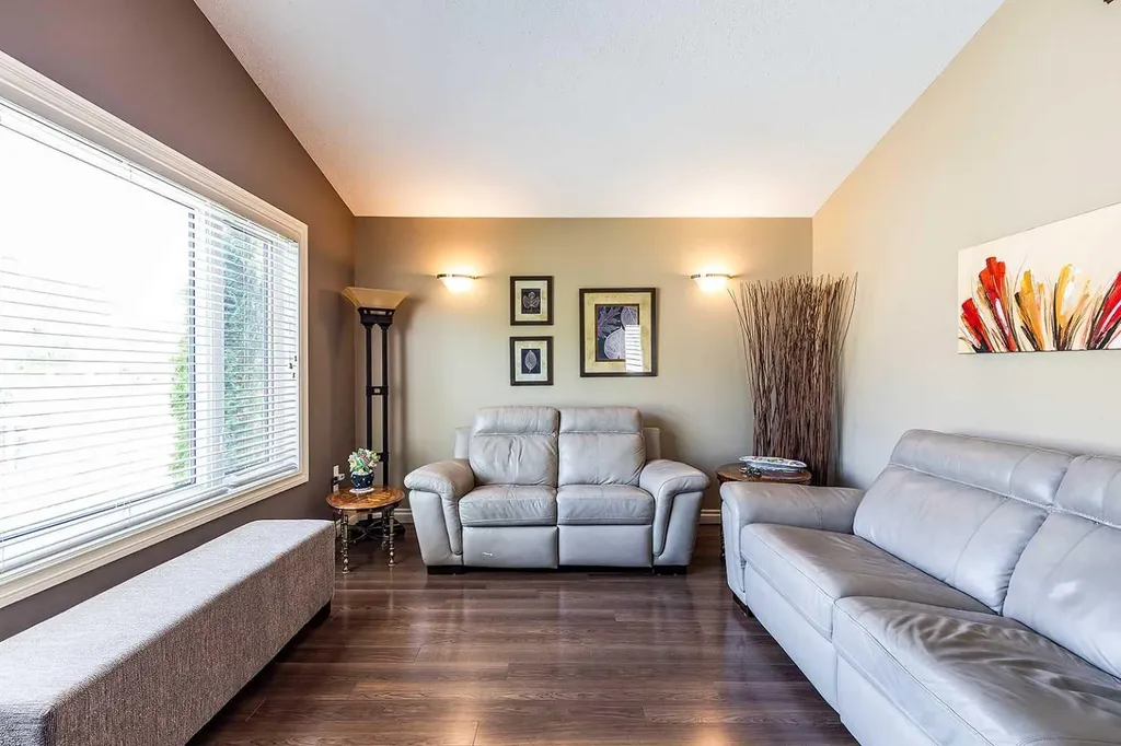604 Vista Drive SE Medicine Hat AB T1B 0N1