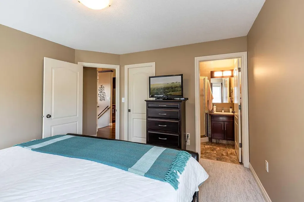 604 Vista Drive SE Medicine Hat AB T1B 0N1