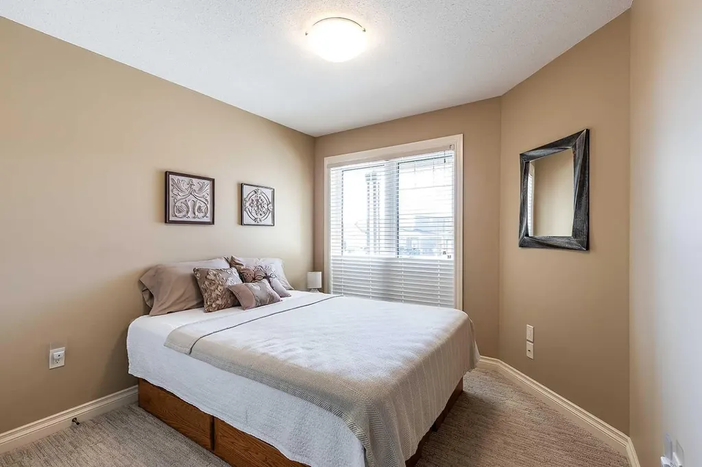 604 Vista Drive SE Medicine Hat AB T1B 0N1