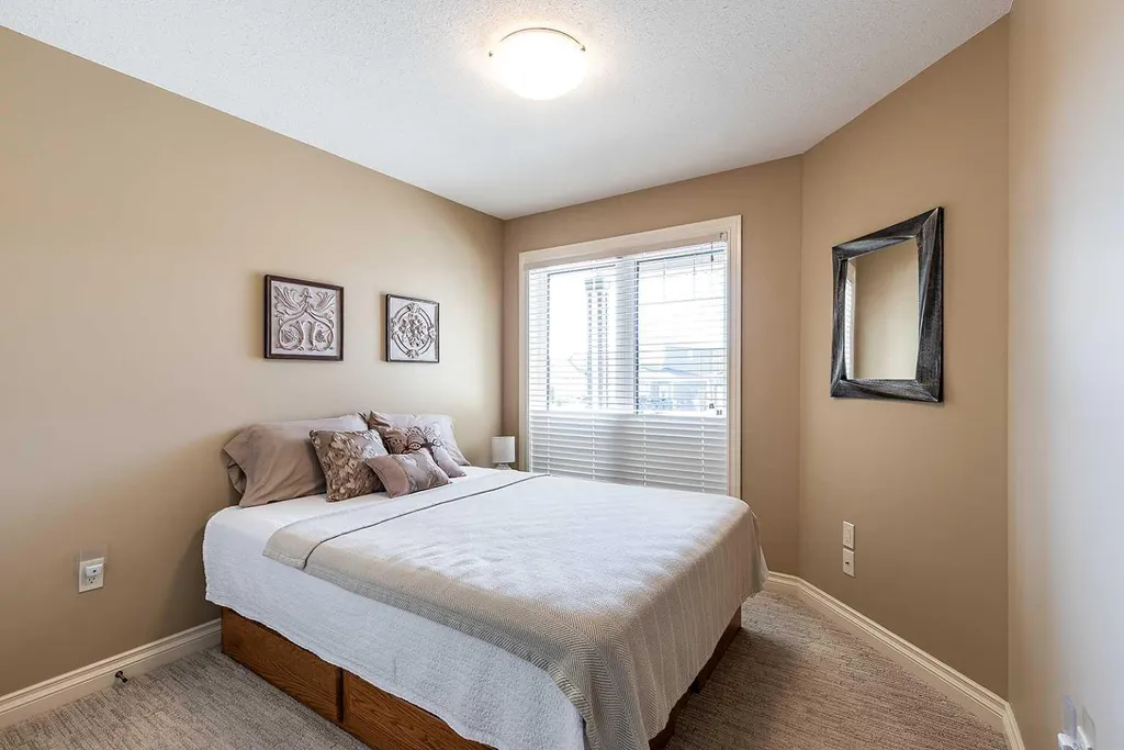 604 Vista Drive SE Medicine Hat AB T1B 0N1