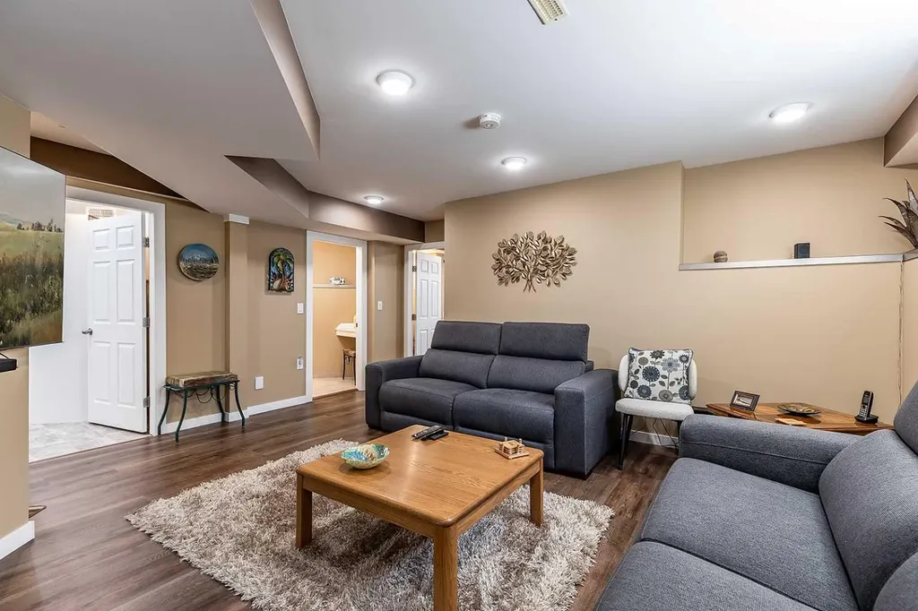 604 Vista Drive SE Medicine Hat AB T1B 0N1