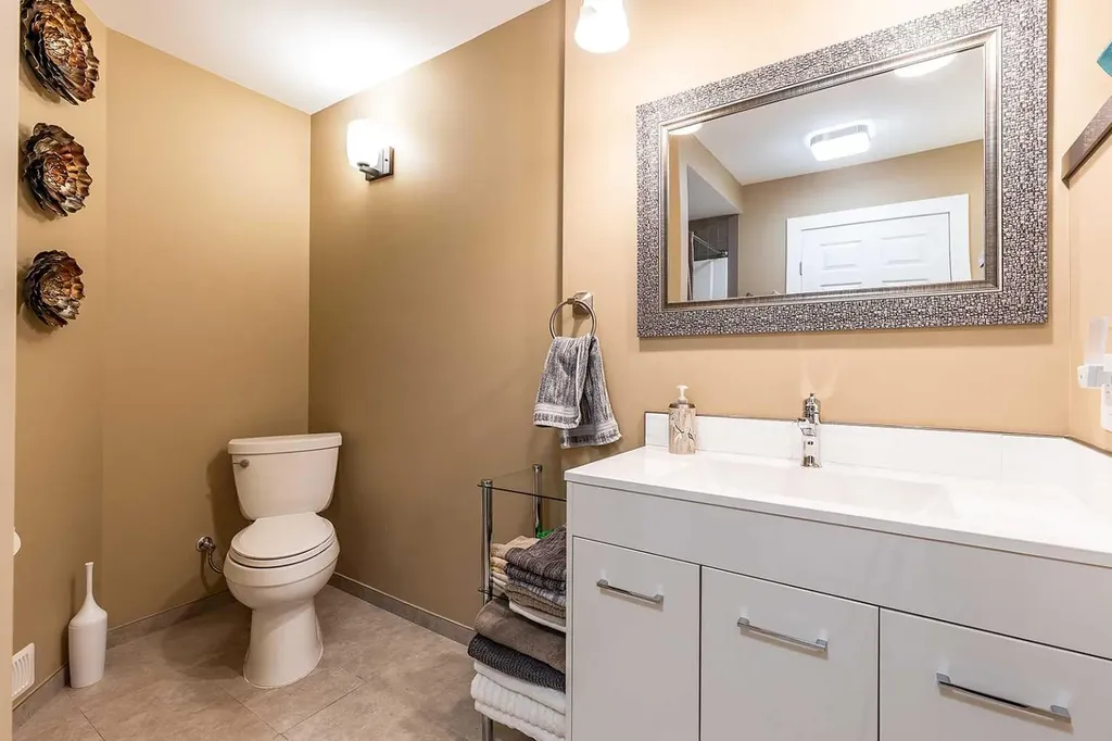 604 Vista Drive SE Medicine Hat AB T1B 0N1