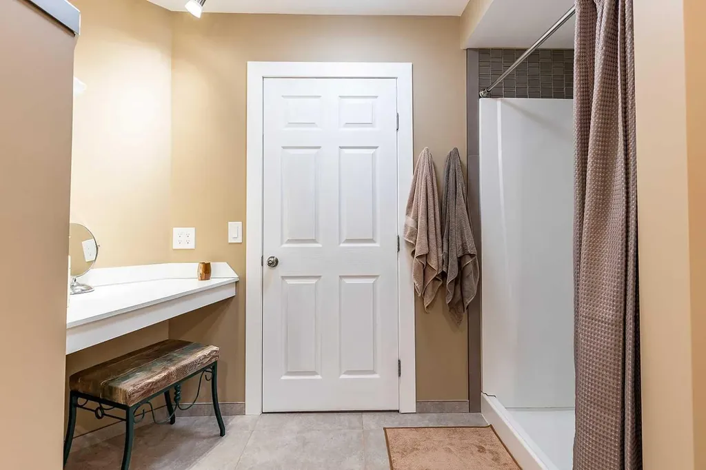 604 Vista Drive SE Medicine Hat AB T1B 0N1