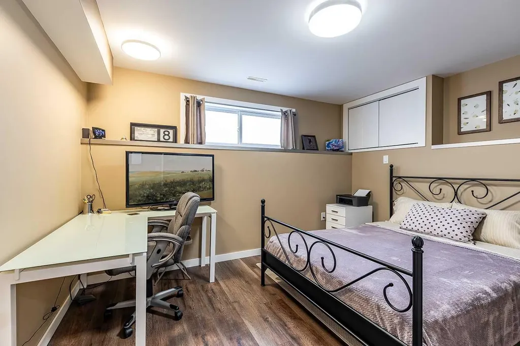 604 Vista Drive SE Medicine Hat AB T1B 0N1