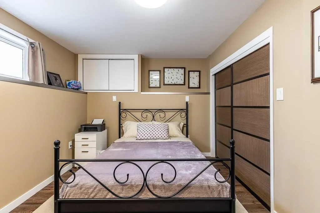 604 Vista Drive SE Medicine Hat AB T1B 0N1