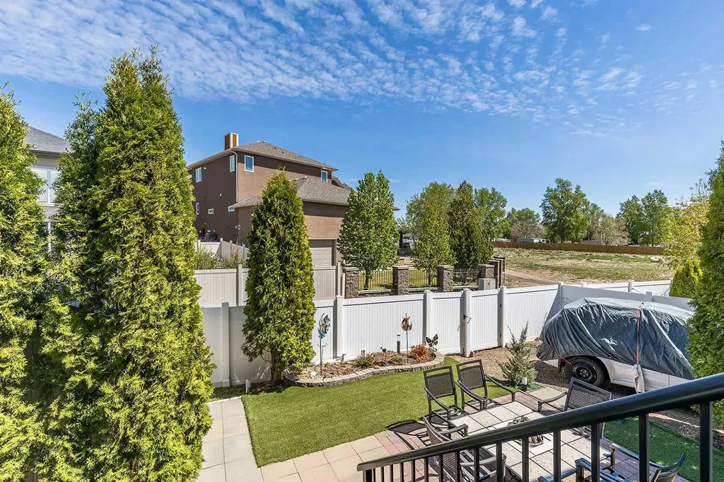 604 Vista Drive SE Medicine Hat AB T1B 0N1