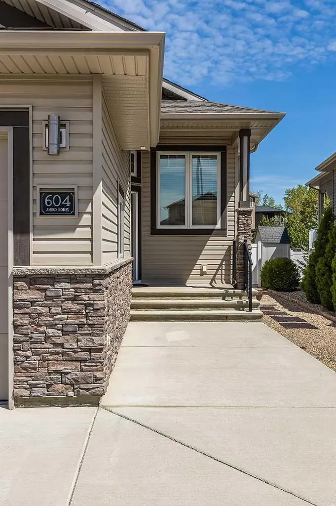 604 Vista Drive SE Medicine Hat AB T1B 0N1