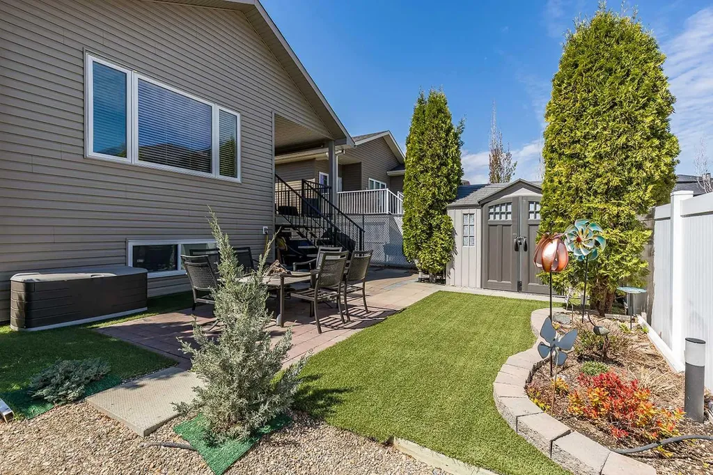 604 Vista Drive SE Medicine Hat AB T1B 0N1
