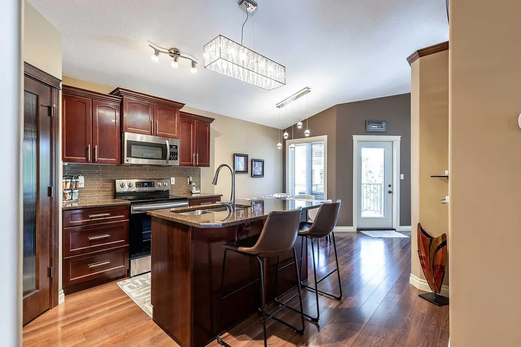 604 Vista Drive SE Medicine Hat AB T1B 0N1