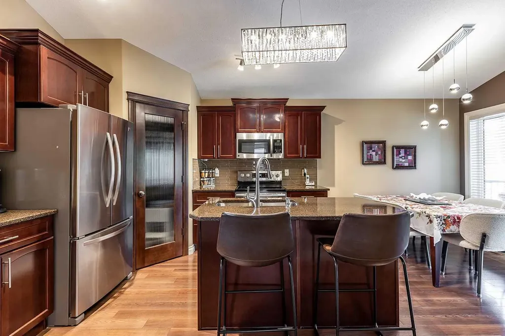 604 Vista Drive SE Medicine Hat AB T1B 0N1