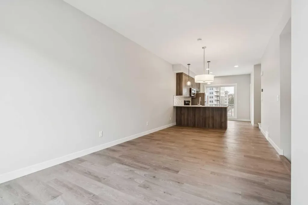 107 Shawnee Square SW Calgary AB T2Y 0W4