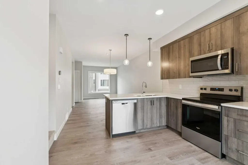 107 Shawnee Square SW Calgary AB T2Y 0W4