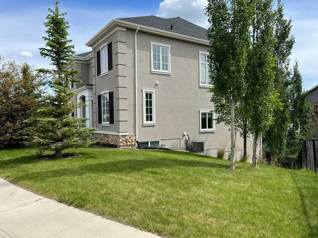 45 Rockcliff Heights NW Calgary AB T3G 0C7