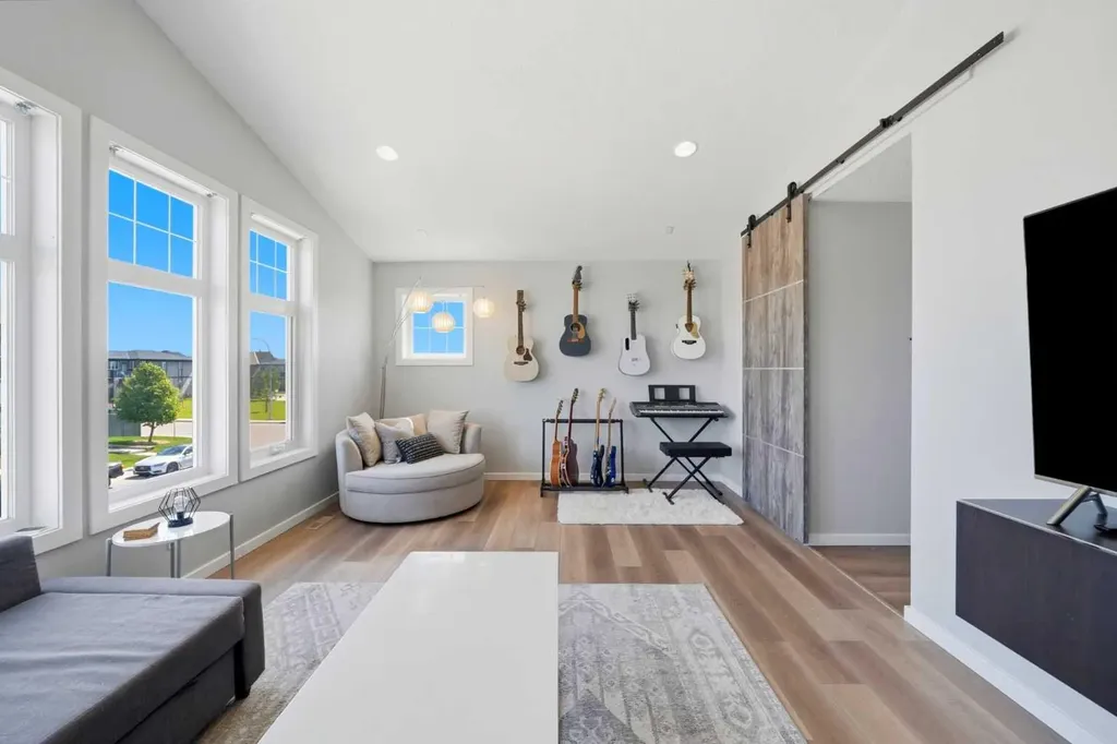 468 Mahogany Boulevard SE Calgary AB T3M 1M9