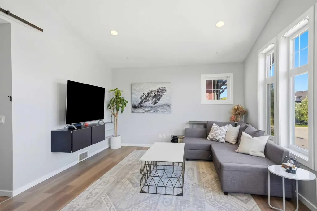 468 Mahogany Boulevard SE Calgary AB T3M 1M9