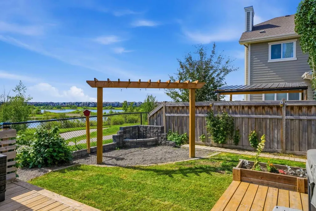 468 Mahogany Boulevard SE Calgary AB T3M 1M9