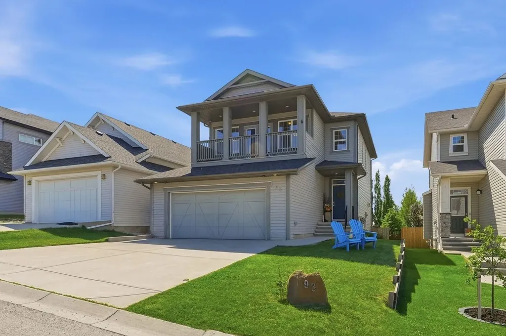 93 Heritage Hill Cochrane AB T4C 0L3