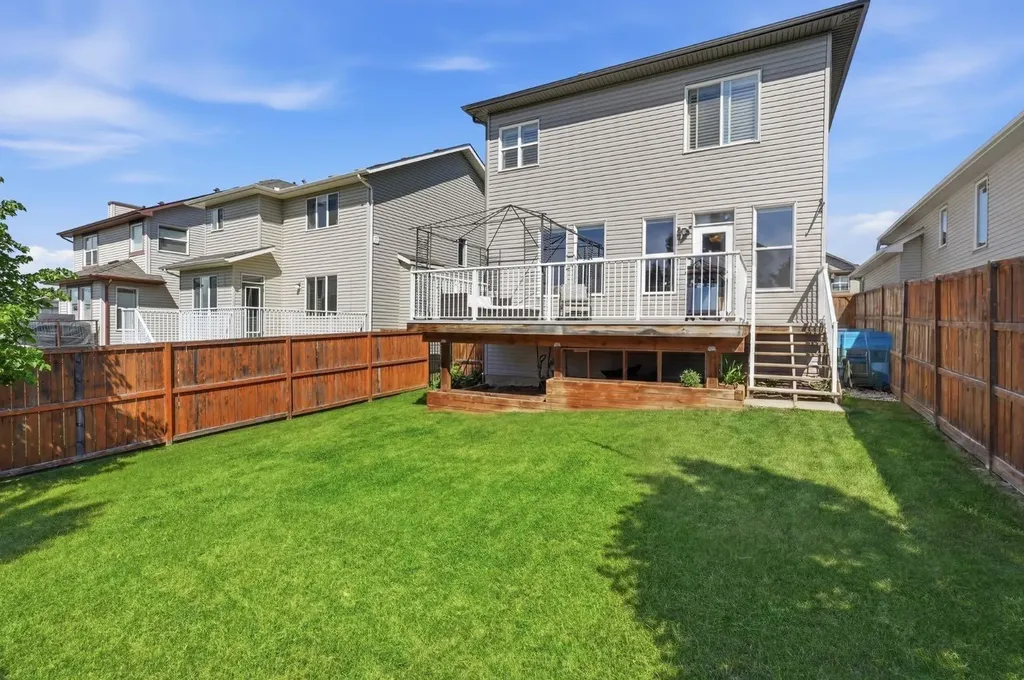 93 Heritage Hill Cochrane AB T4C 0L3