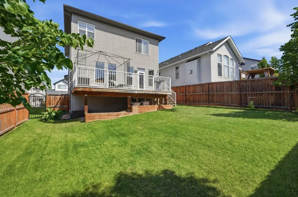 93 Heritage Hill Cochrane AB T4C 0L3